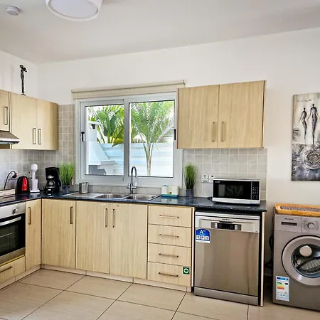 Garden * Ajía Nápa