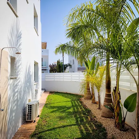 Garden Villa Ayía Nápa